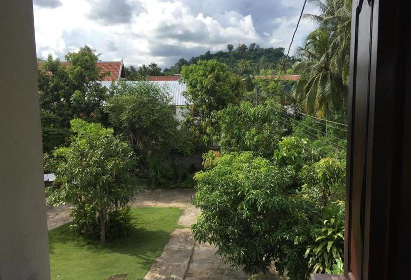 Пансион A Tee Guesthouse