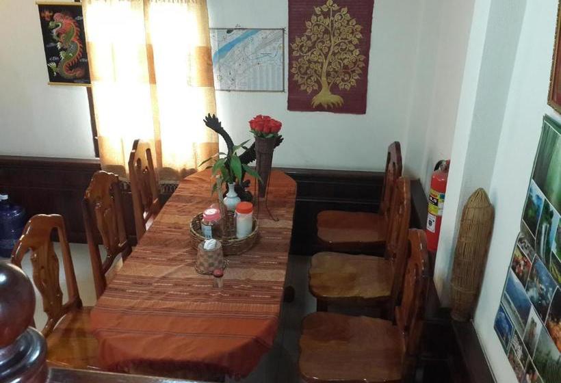 Пансион A Tee Guesthouse