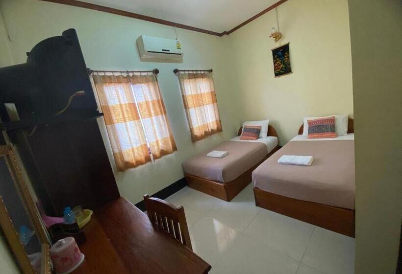 Пансион A Tee Guesthouse