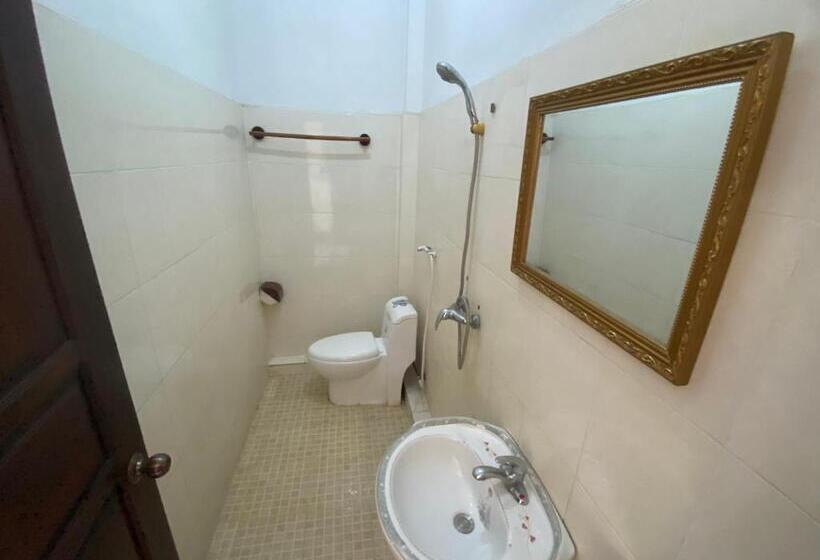 Пансион A Tee Guesthouse