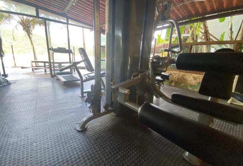 ペンション Aquario Pousada Hostel   Night Club