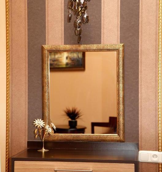 펜션 Azoyan Guest House