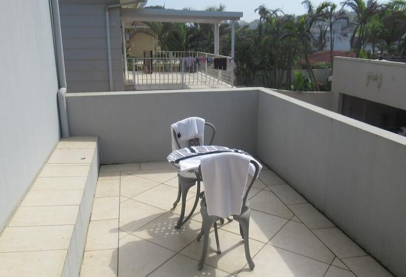 ペンション Bentley On The Beach