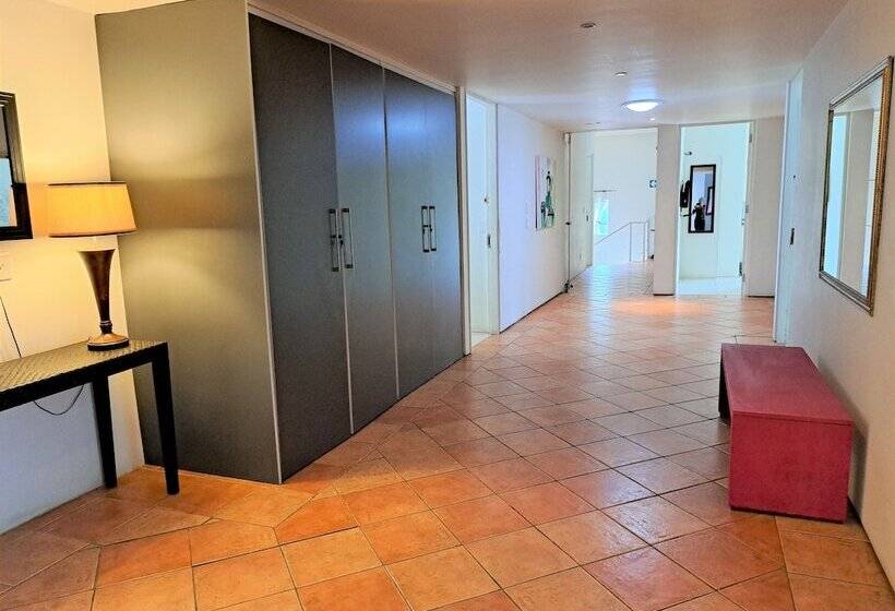 ペンション Bentley On The Beach