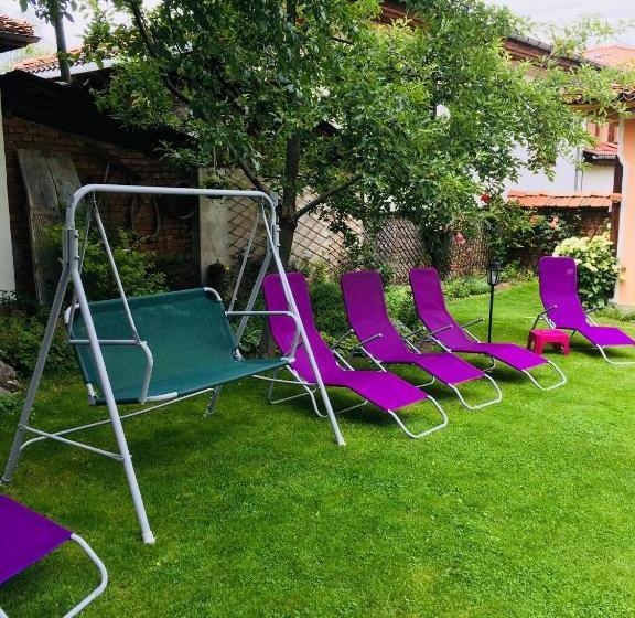 פנסיון Bobi Guest House