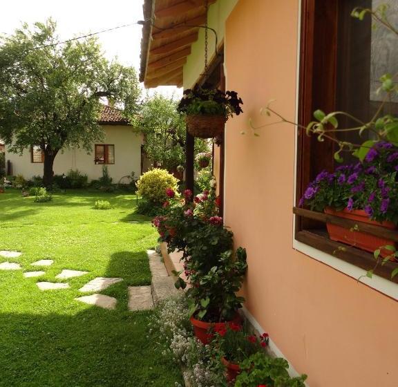 פנסיון Bobi Guest House