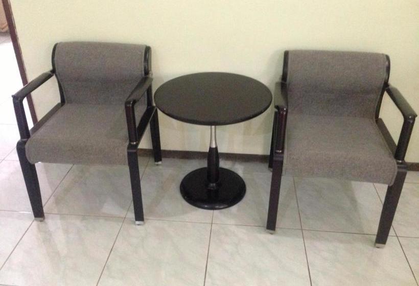 بنسيون Cempaka Mas