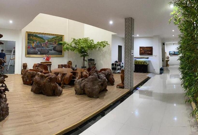 بنسيون Cempaka Mas