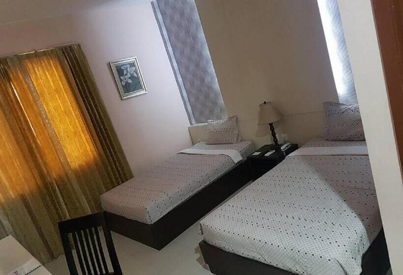 بنسيون Cempaka Mas