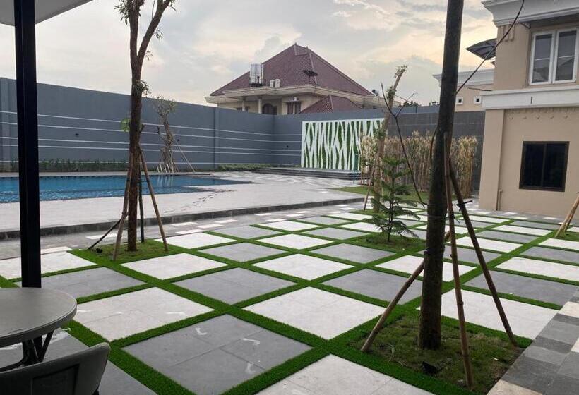 بنسيون Cempaka Mas