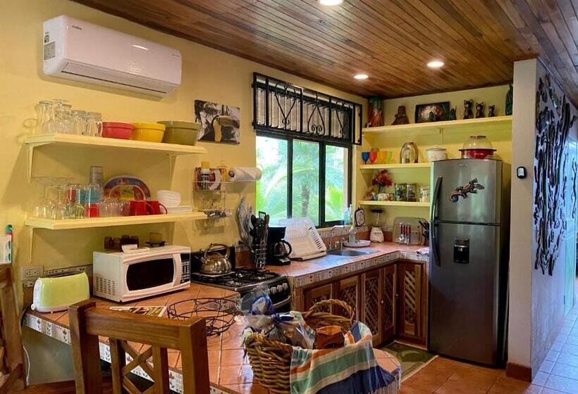 بنسيون Encantada Guest House