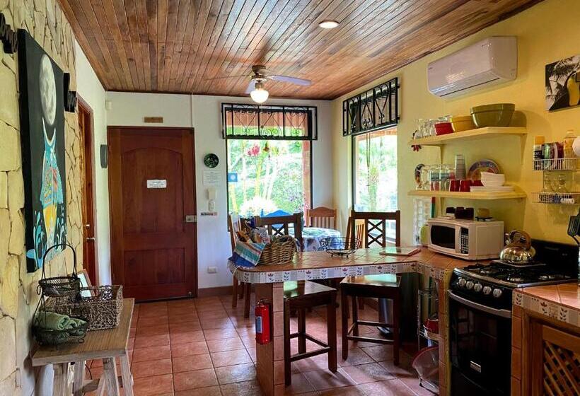 بنسيون Encantada Guest House