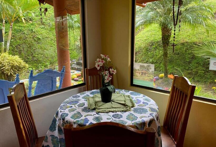 بنسيون Encantada Guest House