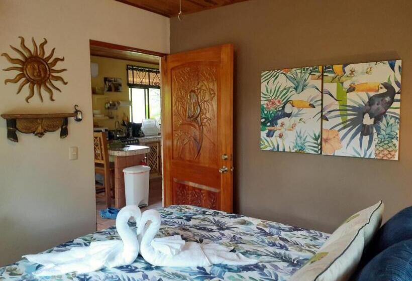 بنسيون Encantada Guest House