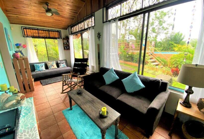 بنسيون Encantada Guest House