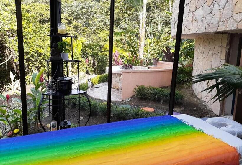 بنسيون Encantada Guest House