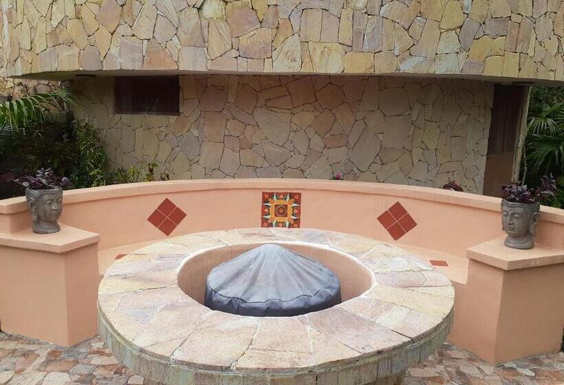 بنسيون Encantada Guest House