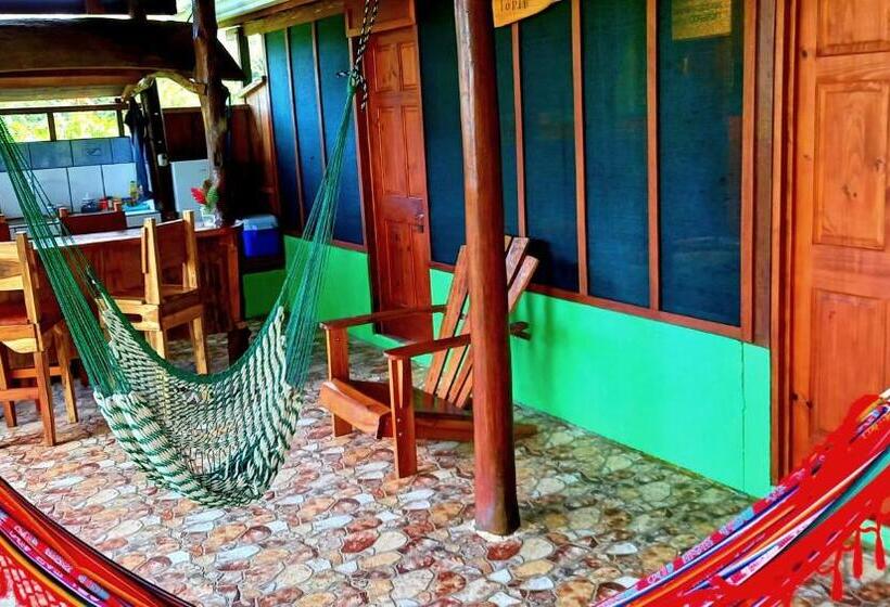 بنسيون Encanto Lodge