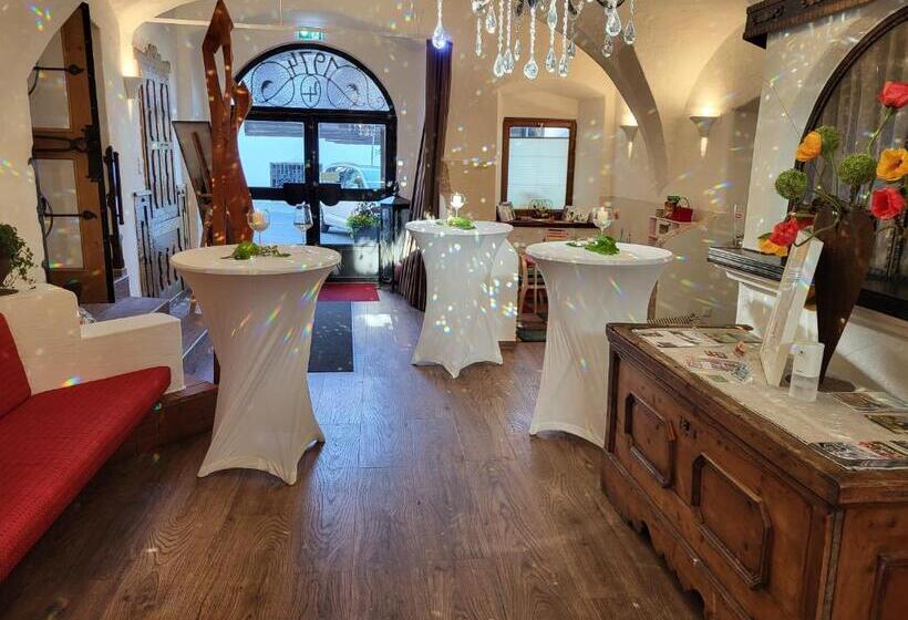 پانسیون Gasthof Zur Schmiede