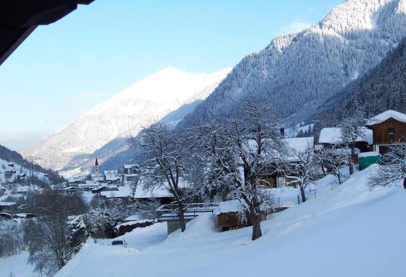 ペンション Gästehaus Sahler