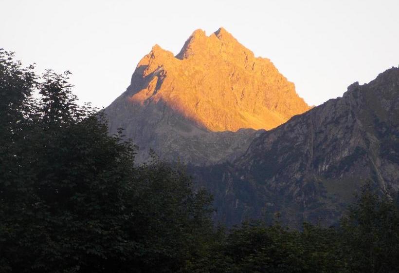 ペンション Gästehaus Sahler