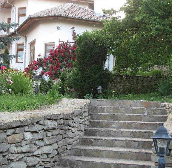 פנסיון Guest House Astra