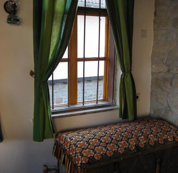 פנסיון Guest House Astra