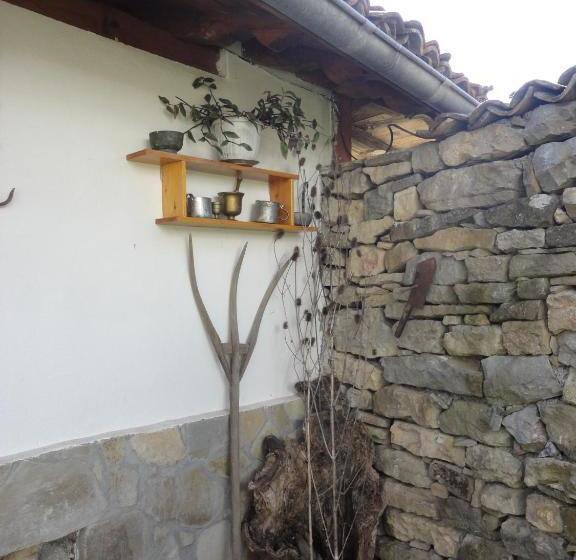 פנסיון Guest House Astra