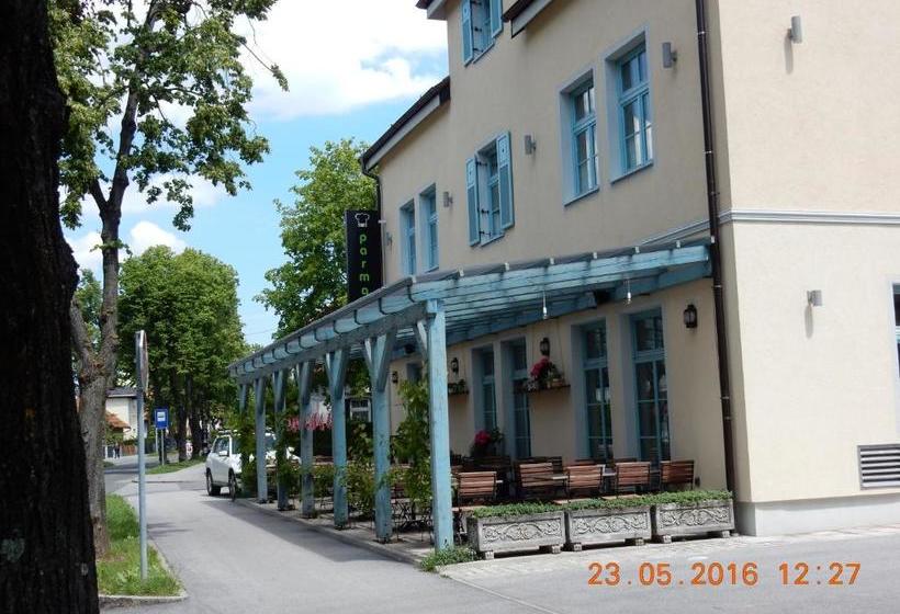 پانسیون Rooms & Apartments Parma