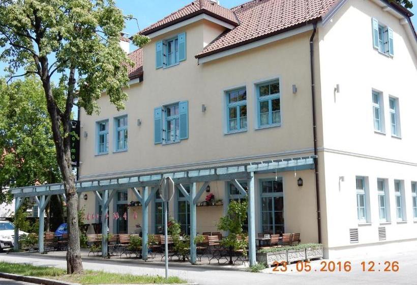 پانسیون Rooms & Apartments Parma