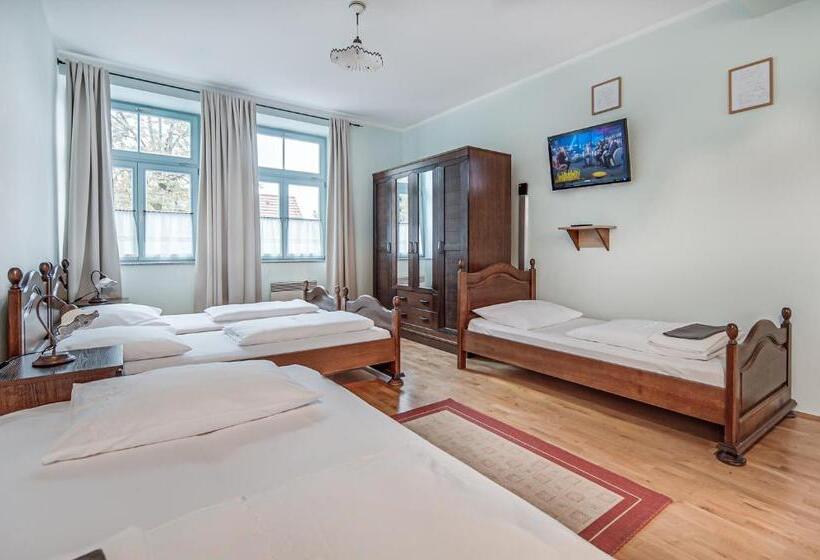 پانسیون Rooms & Apartments Parma