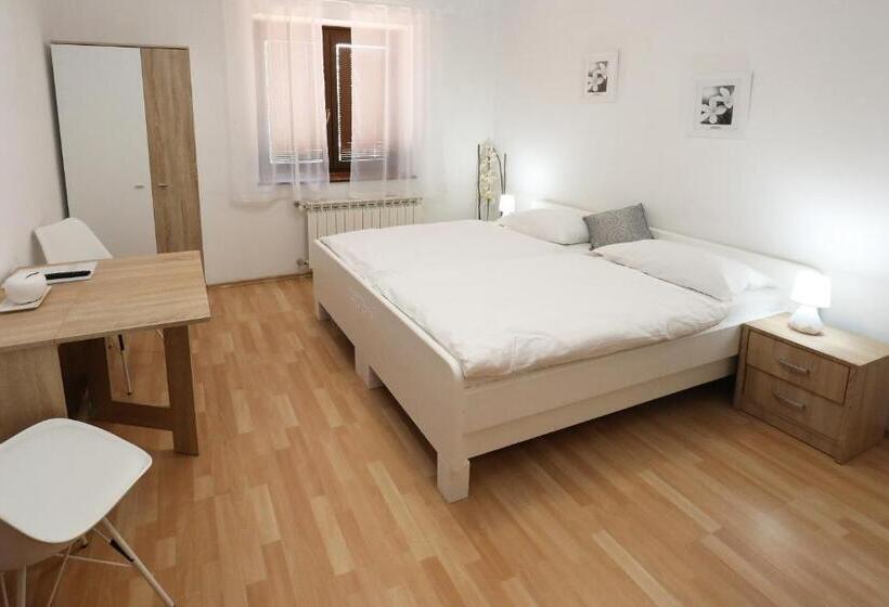 پانسیون Guesthouse Sanabor