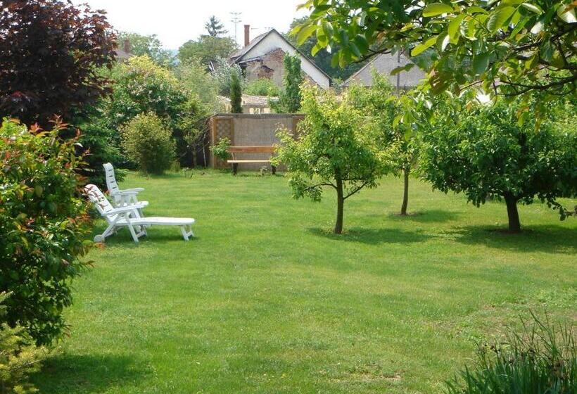 پانسیون Hajnalka Vendégház