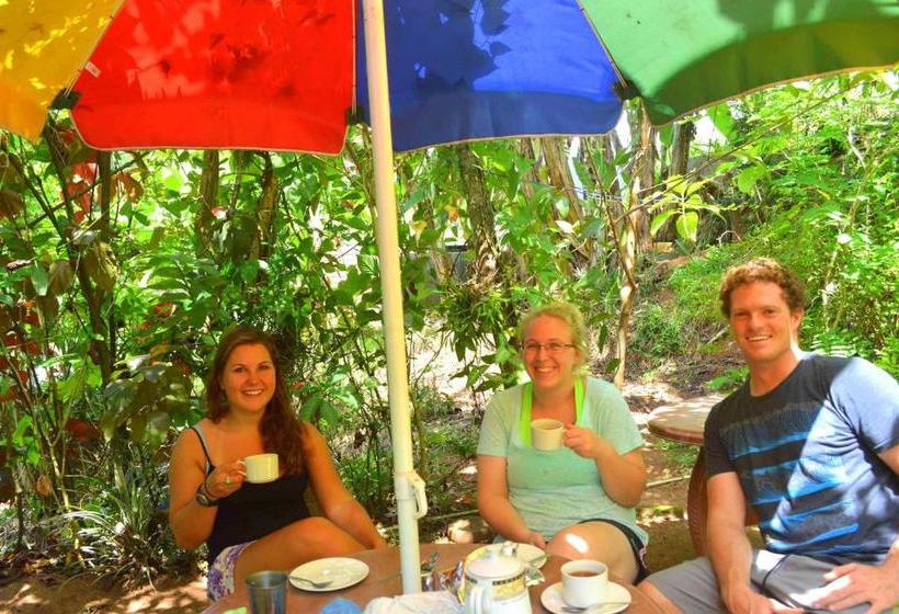 펜션 Haniffas Holiday Inn