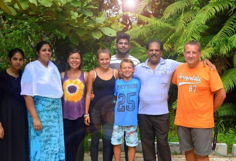 펜션 Haniffas Holiday Inn