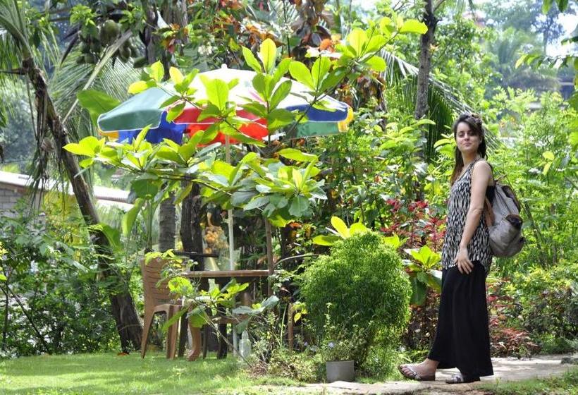 펜션 Haniffas Holiday Inn