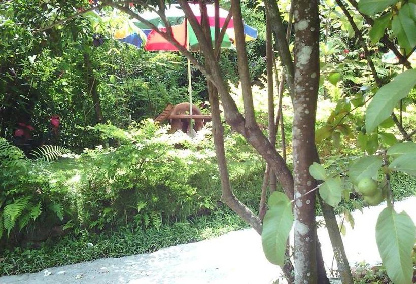 펜션 Haniffas Holiday Inn