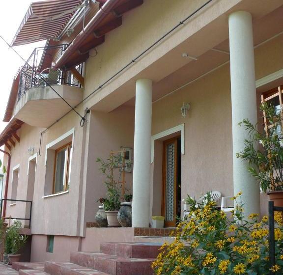 פנסיון Hejő Apartman
