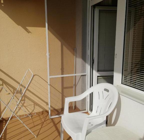 بنسيون Kazlarov Guest House