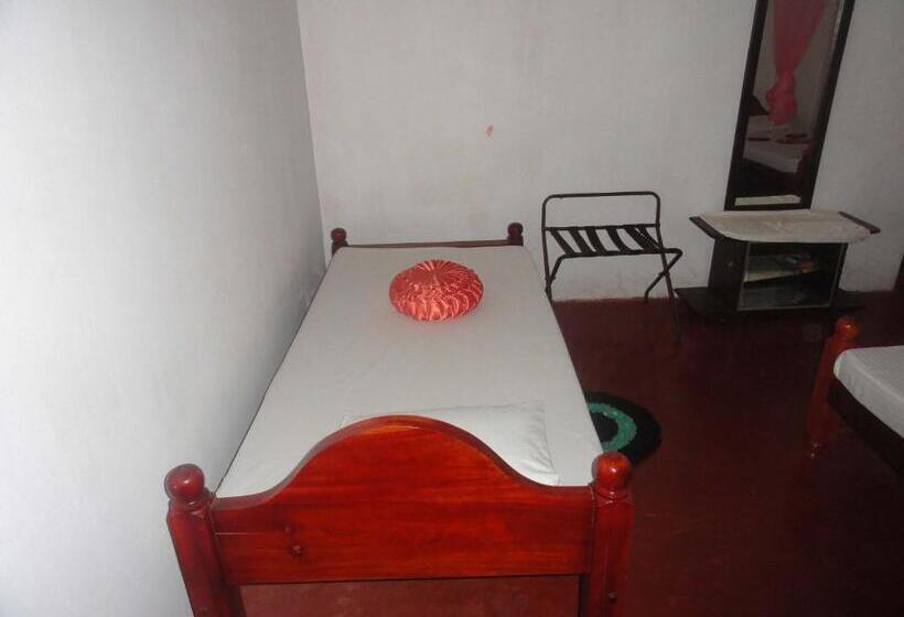 بنسيون Lak Nilla Guest House