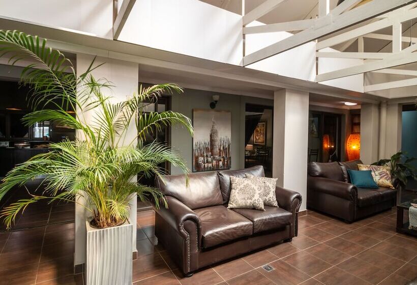 بنسيون Lala Dene Lodge