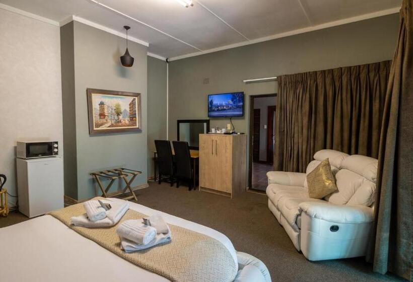 بنسيون Lala Dene Lodge