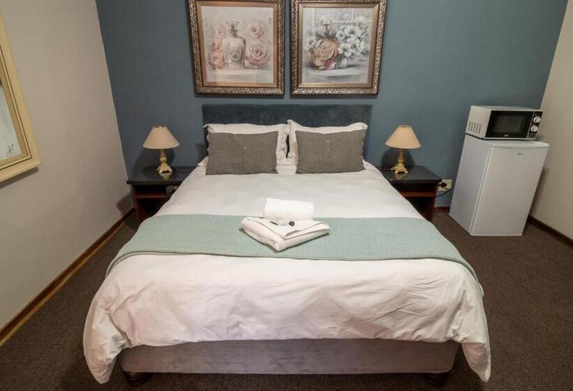 بنسيون Lala Dene Lodge