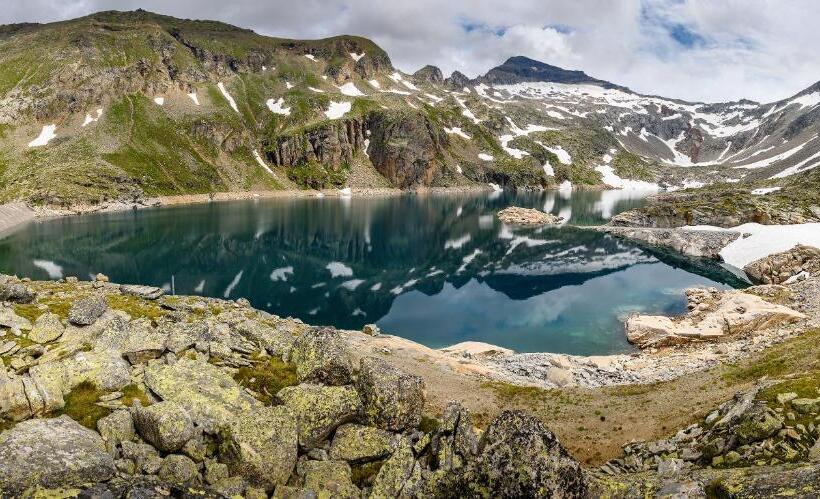 بنسيون Landhaus Alpenrose   Feriendomizile Pichler