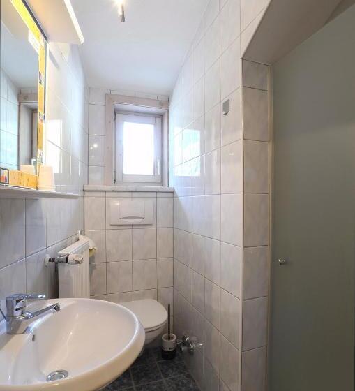 بنسيون Landhaus Alpenrose   Feriendomizile Pichler