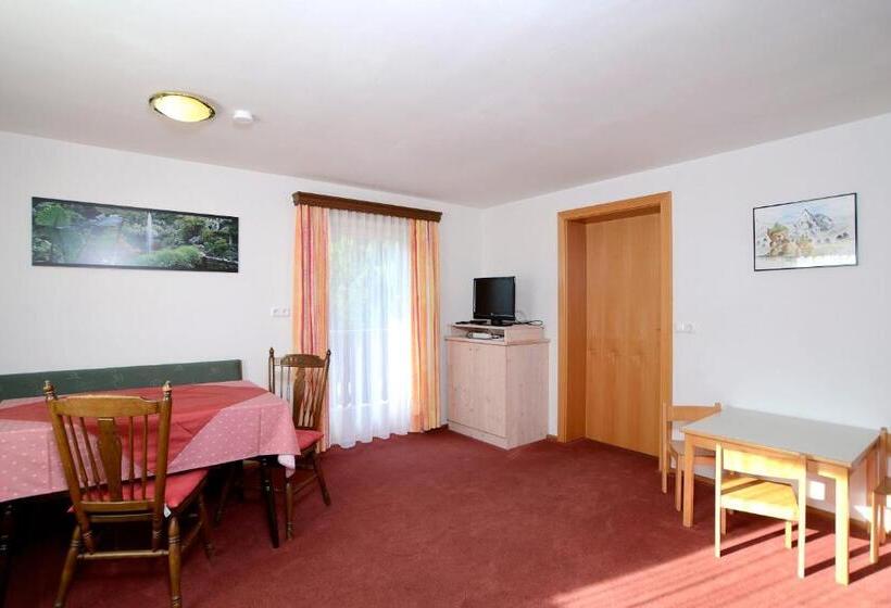 بنسيون Landhaus Alpenrose   Feriendomizile Pichler