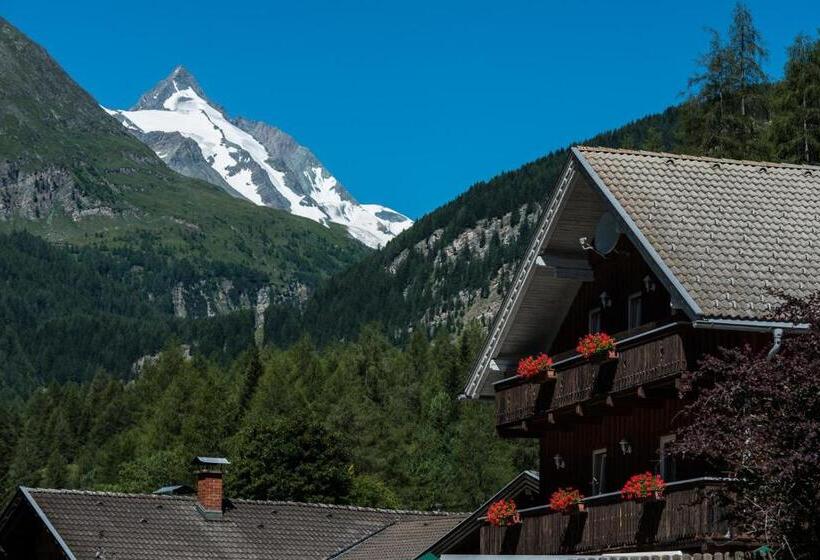 بنسيون Landhaus Alpenrose   Feriendomizile Pichler