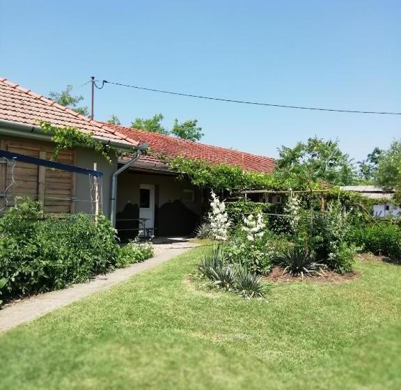 ペンション Lazy Days