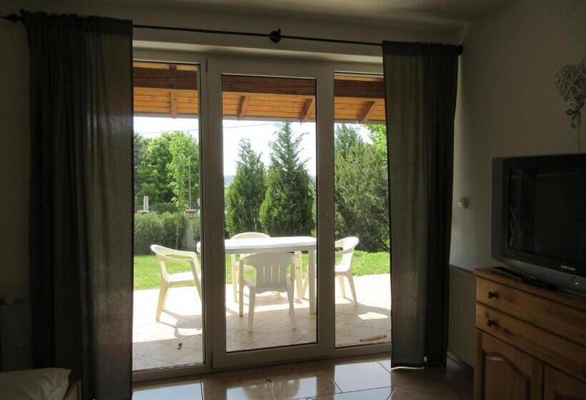 פנסיון Mediterrán Vendégház