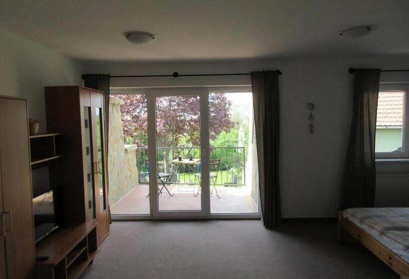 פנסיון Mediterrán Vendégház